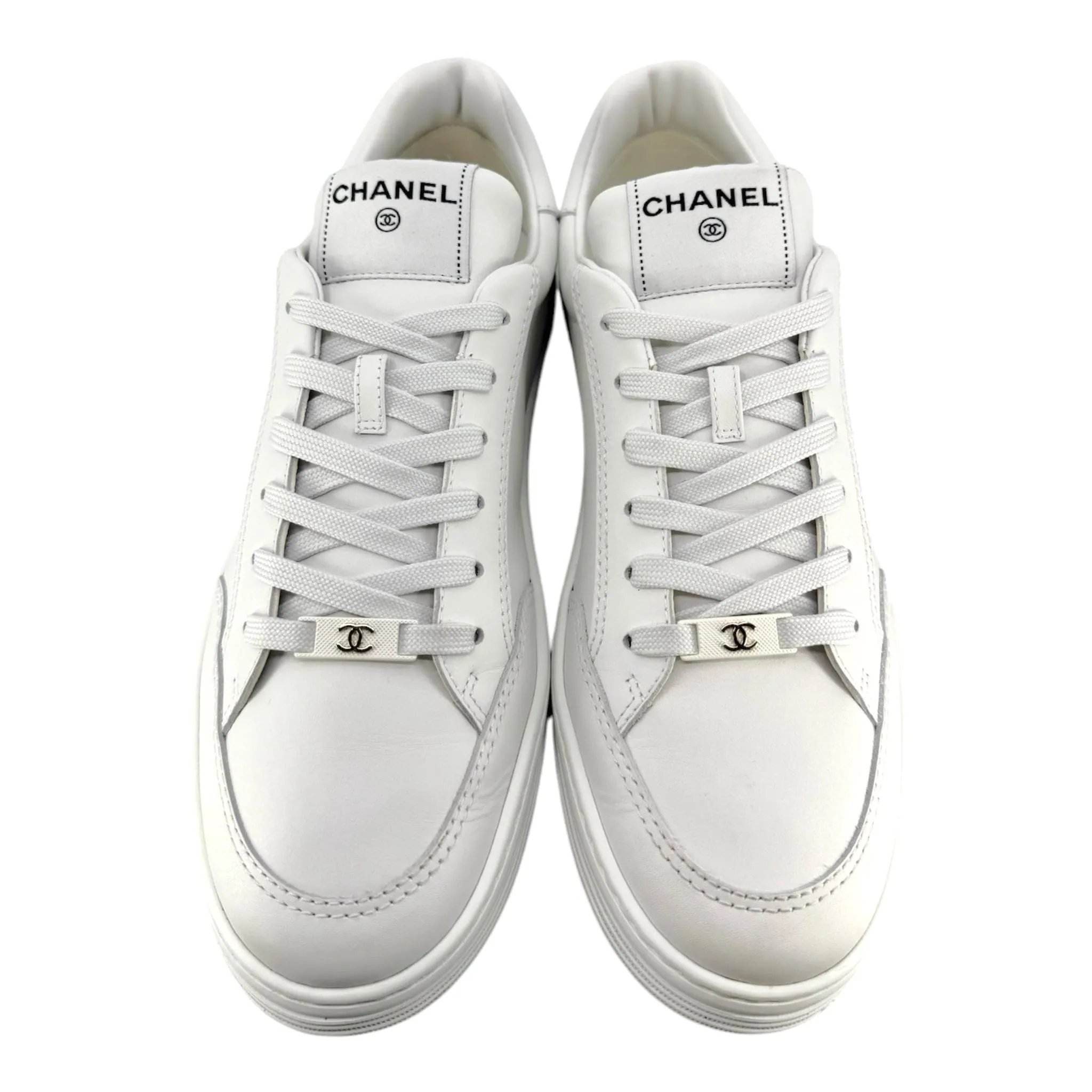 Chanel Logo Calfskin Sneaker Low White Pre-Owned