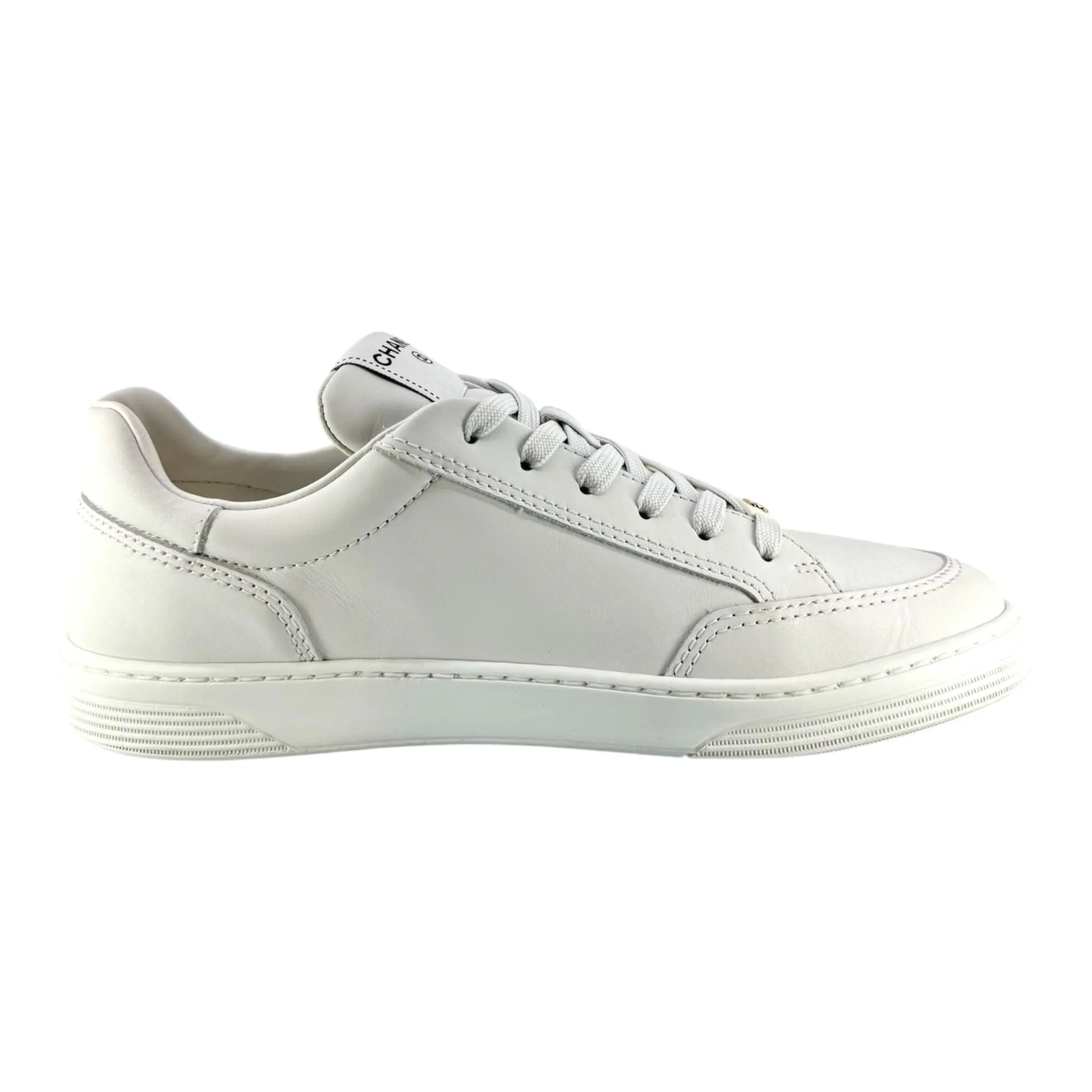 Chanel Logo Calfskin Sneaker Low White Pre-Owned