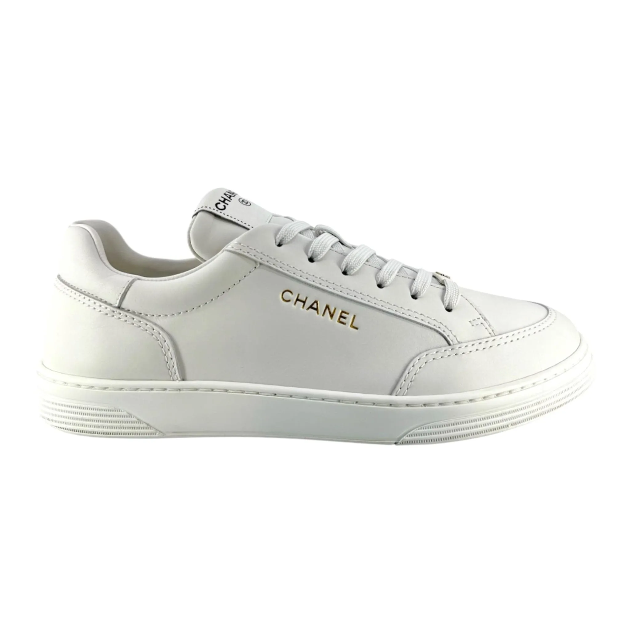 Chanel Logo Calfskin Sneaker Low White Pre-Owned