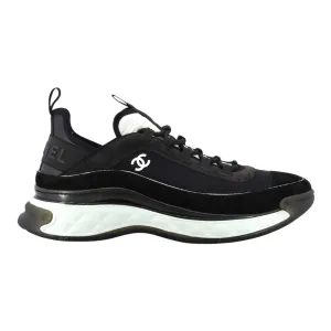 Chanel Mesh CC Sneaker Low Black White Pre-Owned