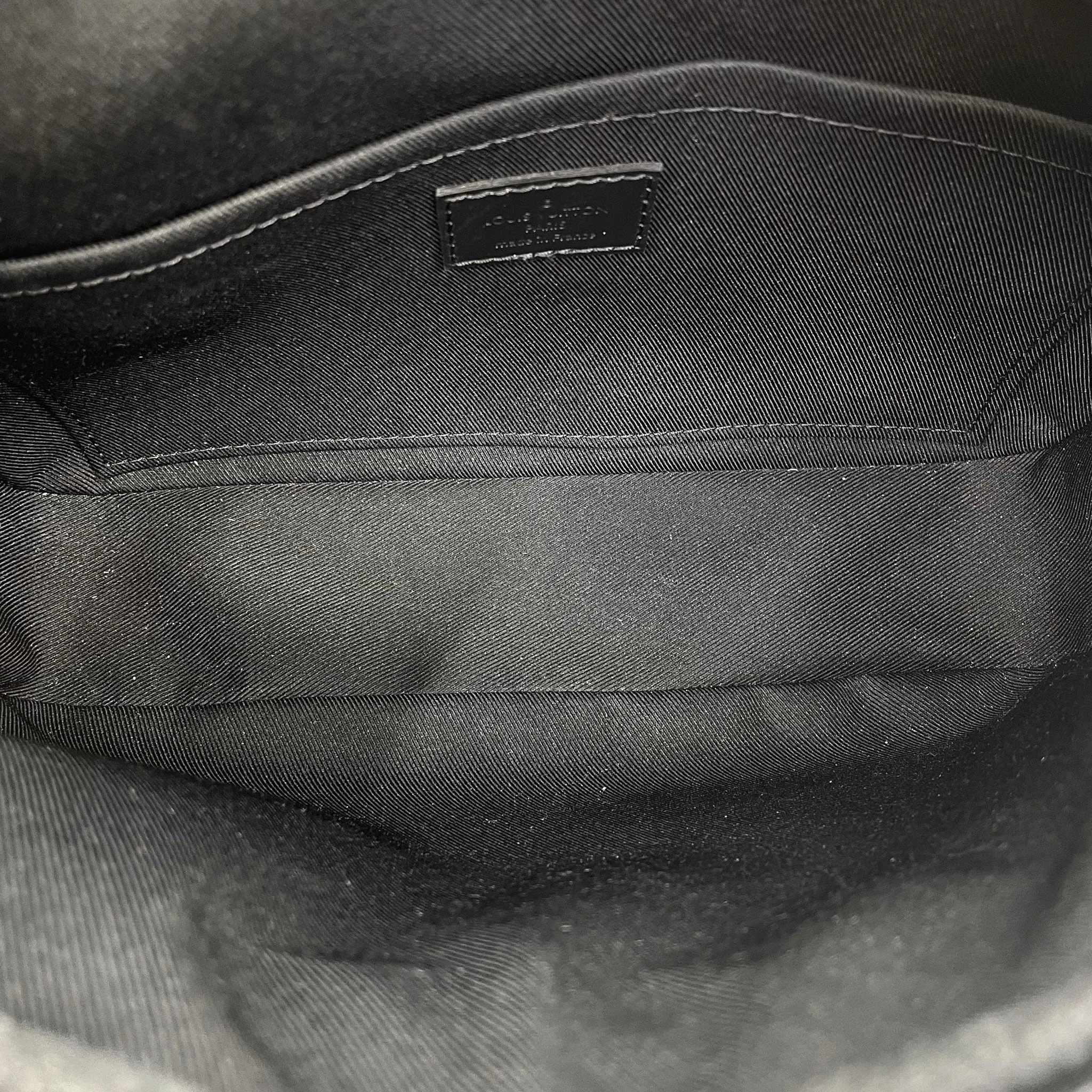 Louis Vuitton Taurillon Monogram S Lock Messenger Black Pre-Owned