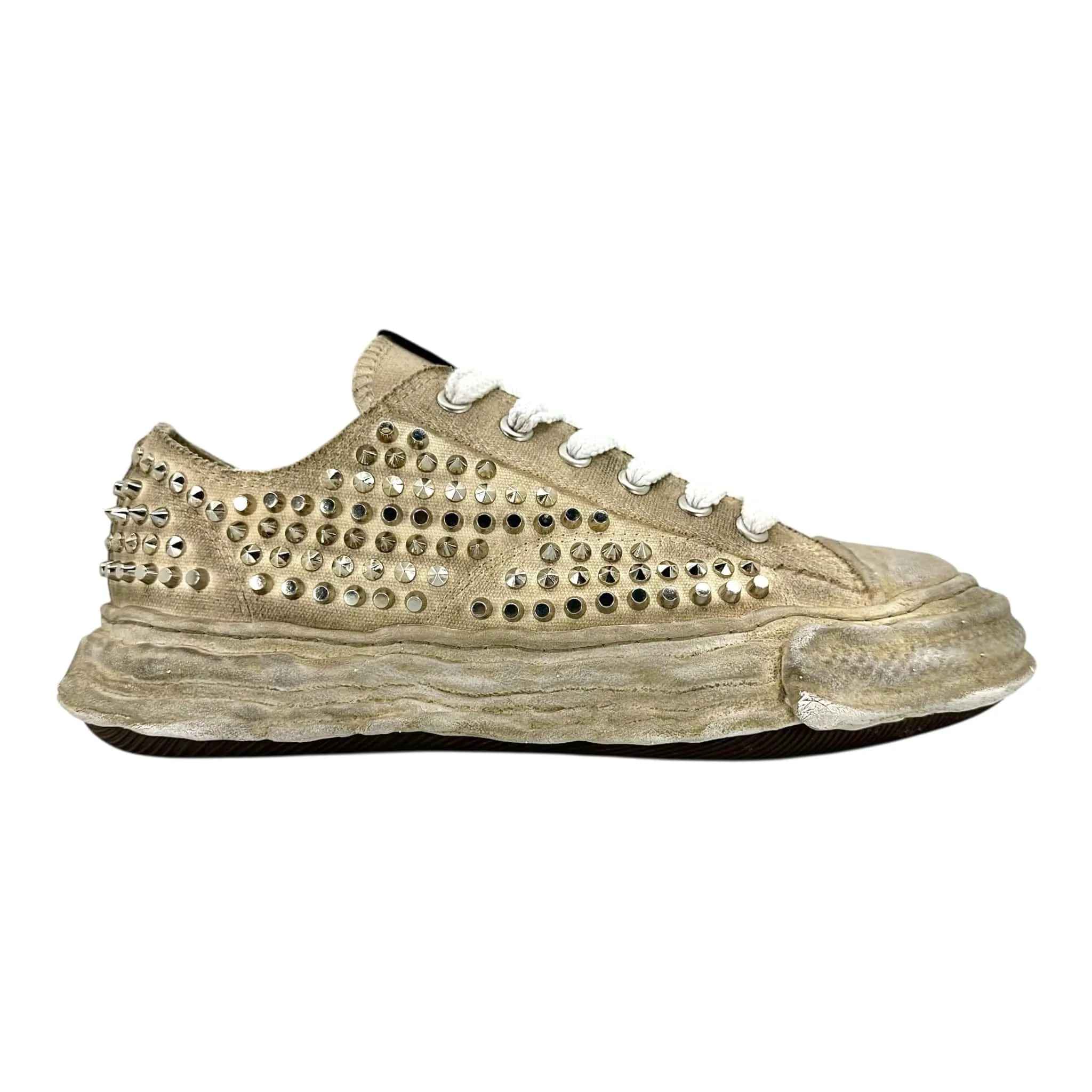 Maison Mihara Yasuhiro Peterson 23 Low Studded Sneaker White Pre-Owned