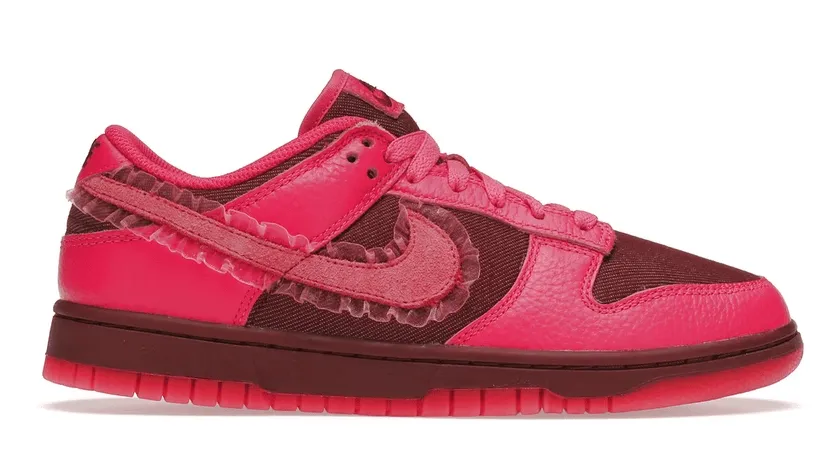Nike Dunk Low Valentine's Day (2022) (W)